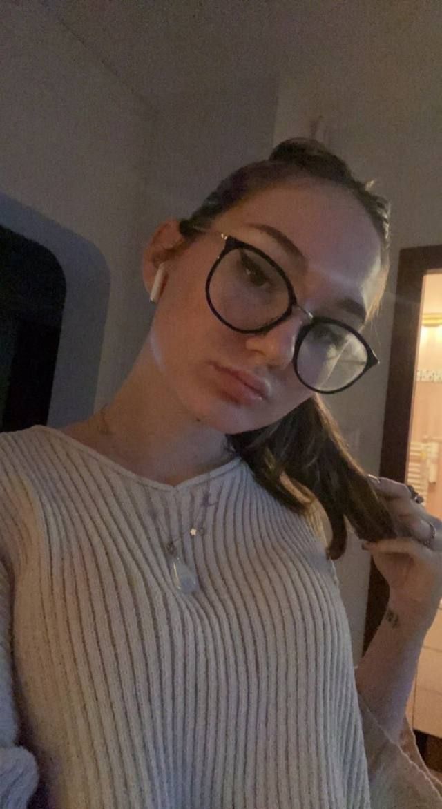 🍓Hello Gentlemen, I'm 25 years 😋 Your sexy Queen.👅 Let me cater to your  needs and fulfill your fantasies.🌹 I offer a sensual - Image 2